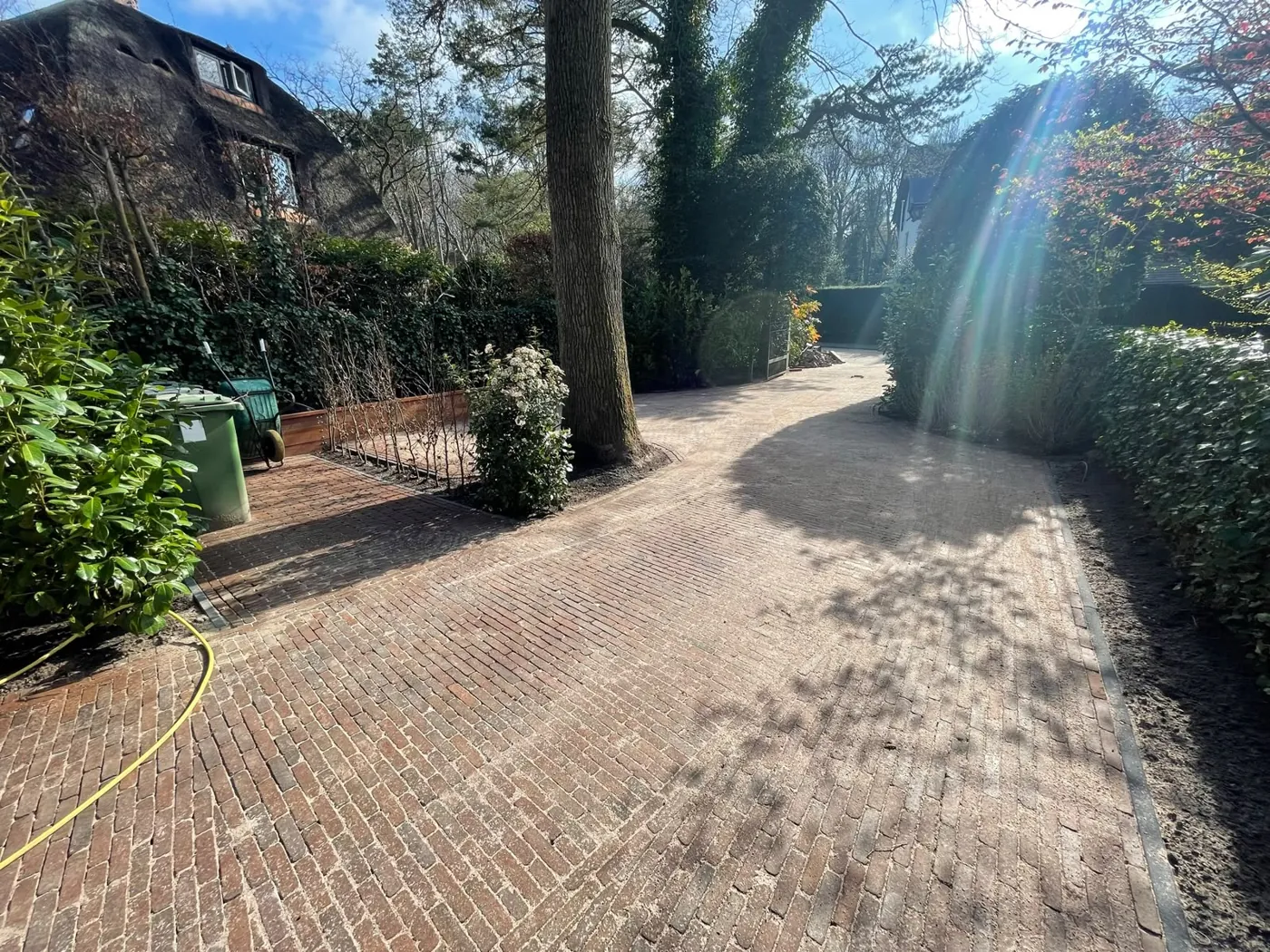 Oprit van gebakken klinkers